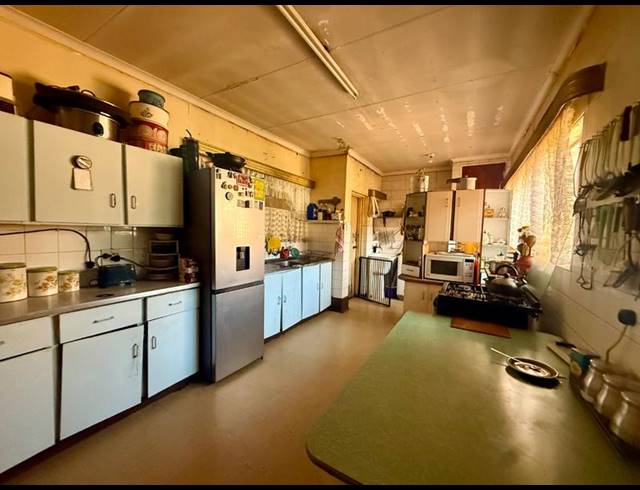 4 BEDROOM HOUSE FOR SALE IN VANDERBIJLPARK CE 3